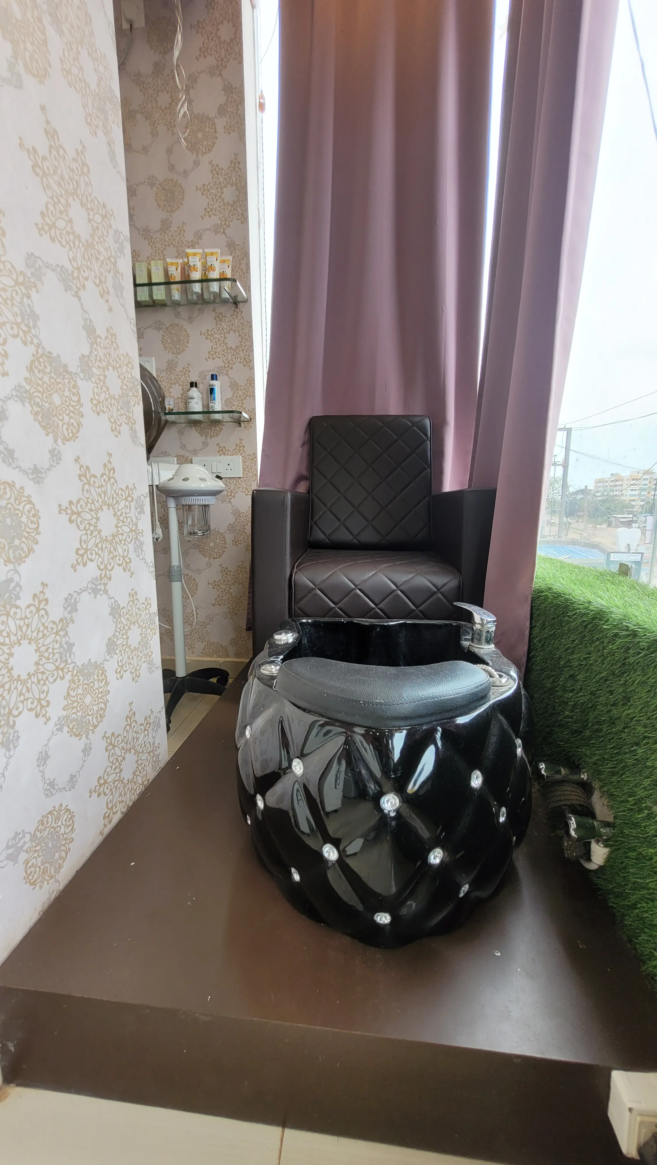 Makeup station